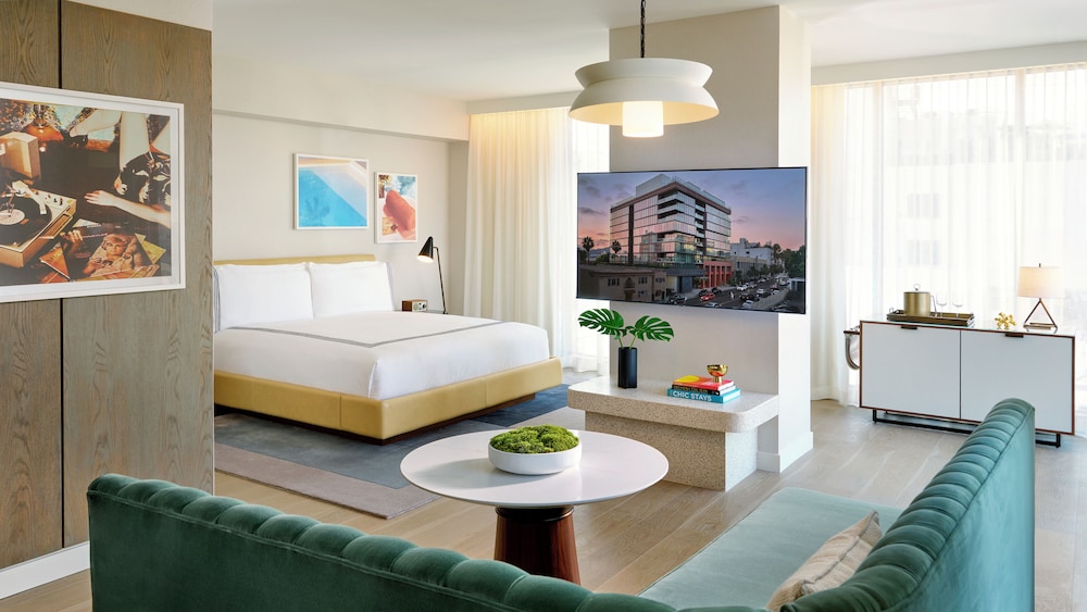 STUDIO, SUITE, KING BED, CITY VIEW