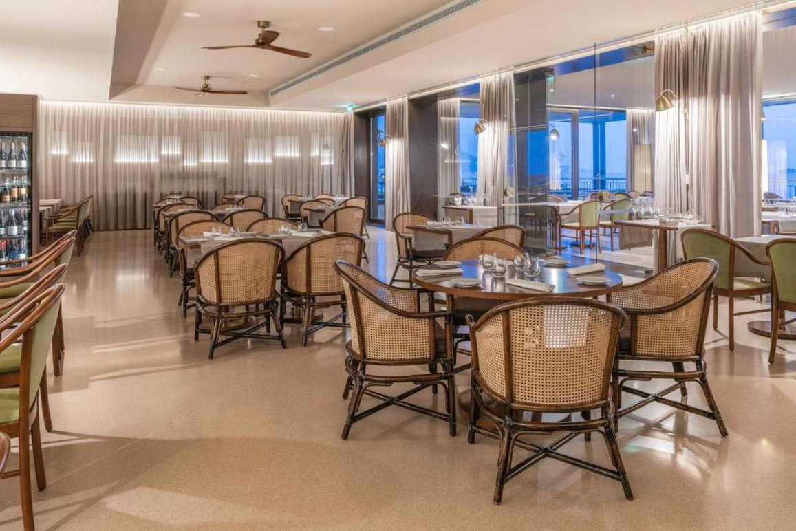 Grand Hotel Acores Atlantico 57/72