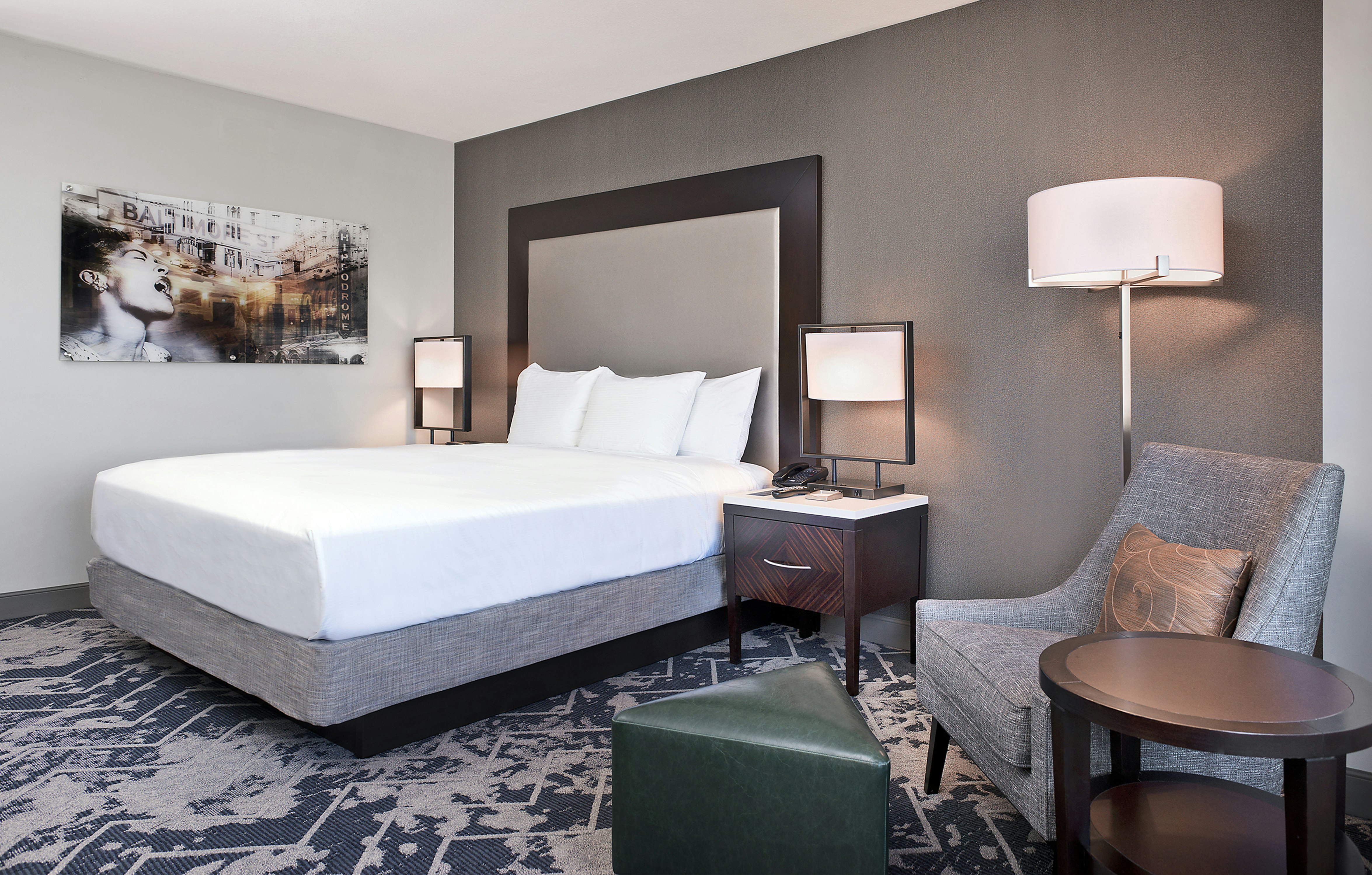 Hilton Baltimore Inner Harbor 28/84
