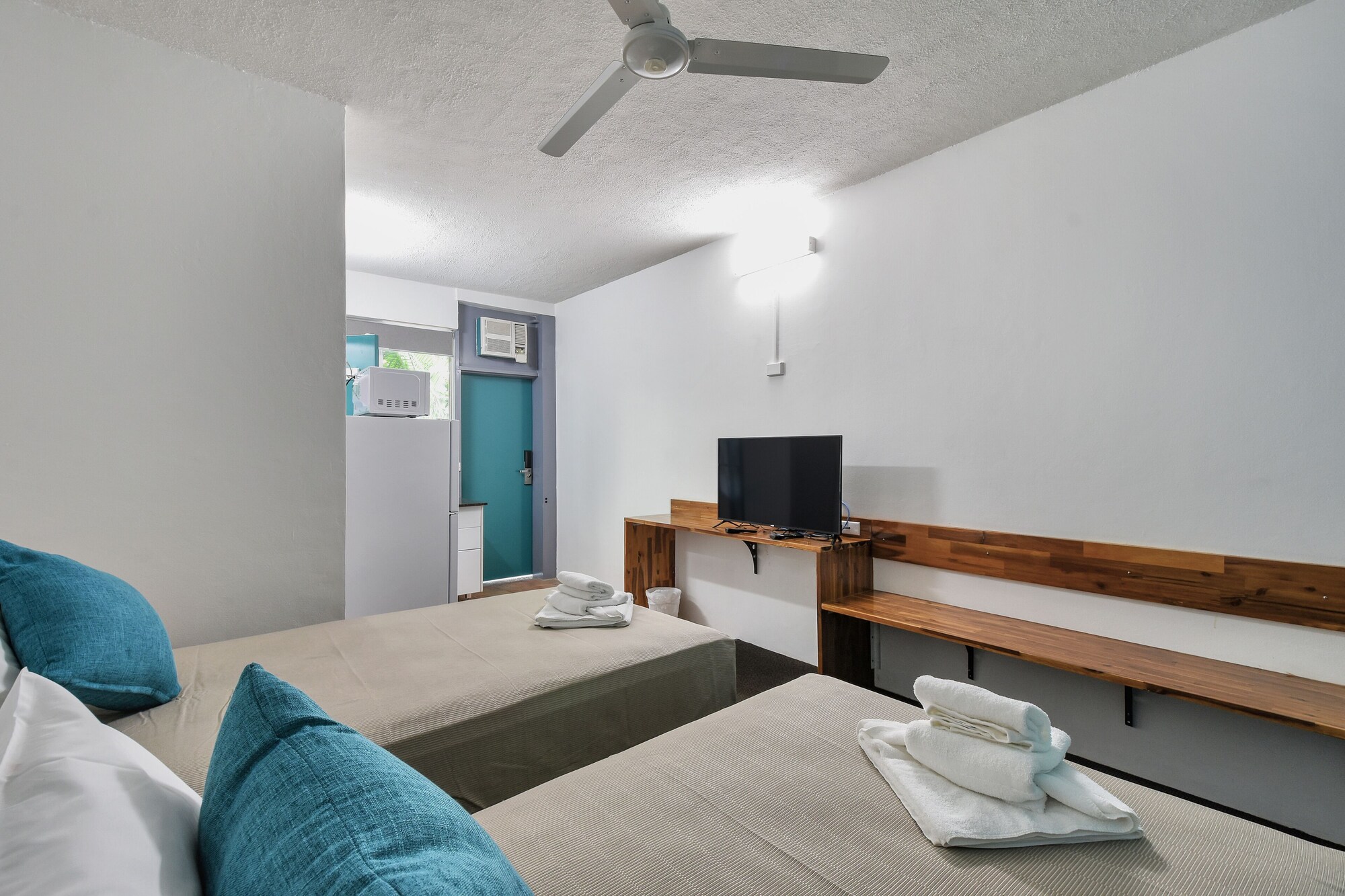 City, Twin Beds، Capitanos Darwin 2/3