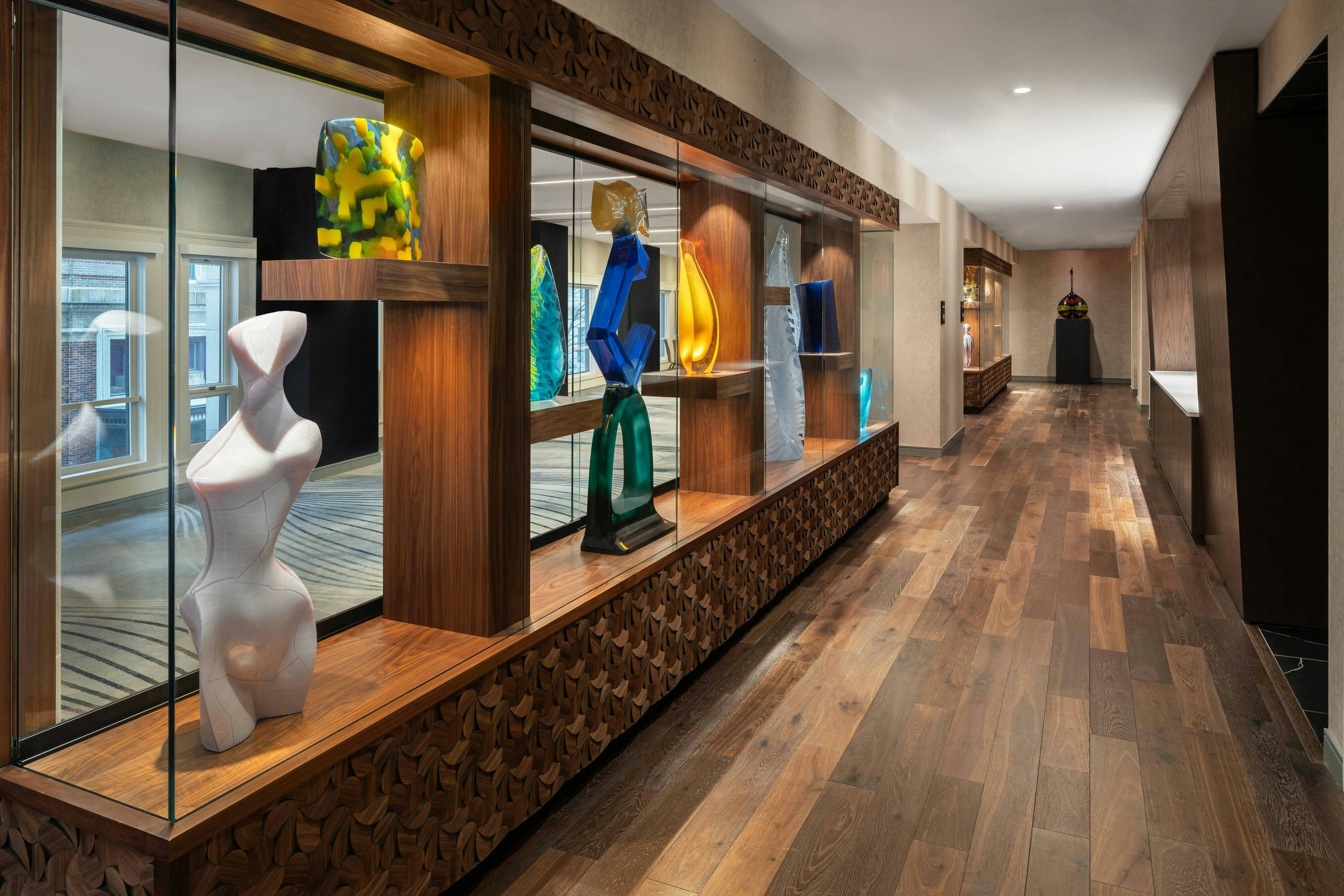 Glass Light Hotel & Gallery Autograph Collection 62/62