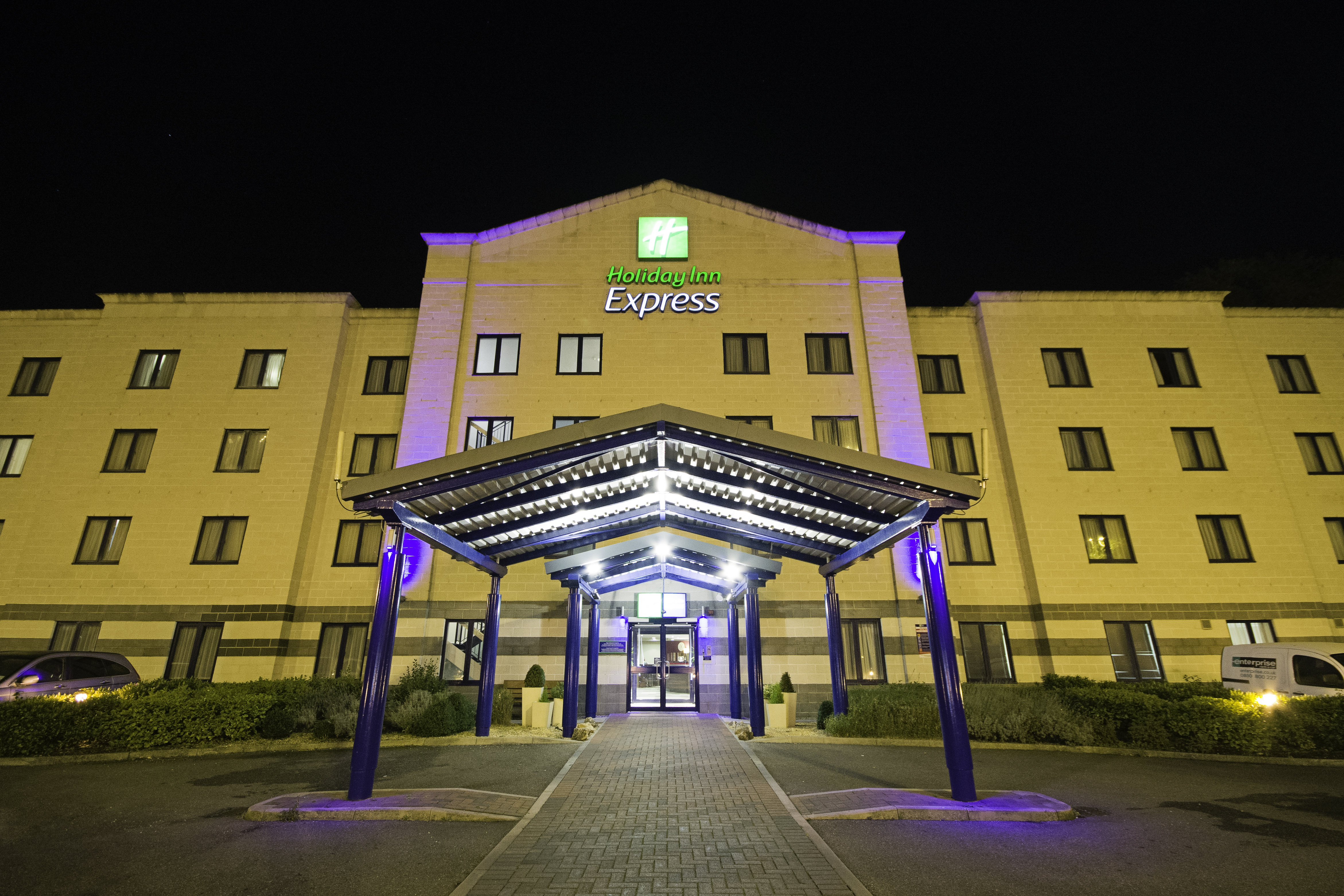 Holiday Inn Express Poole 1/50