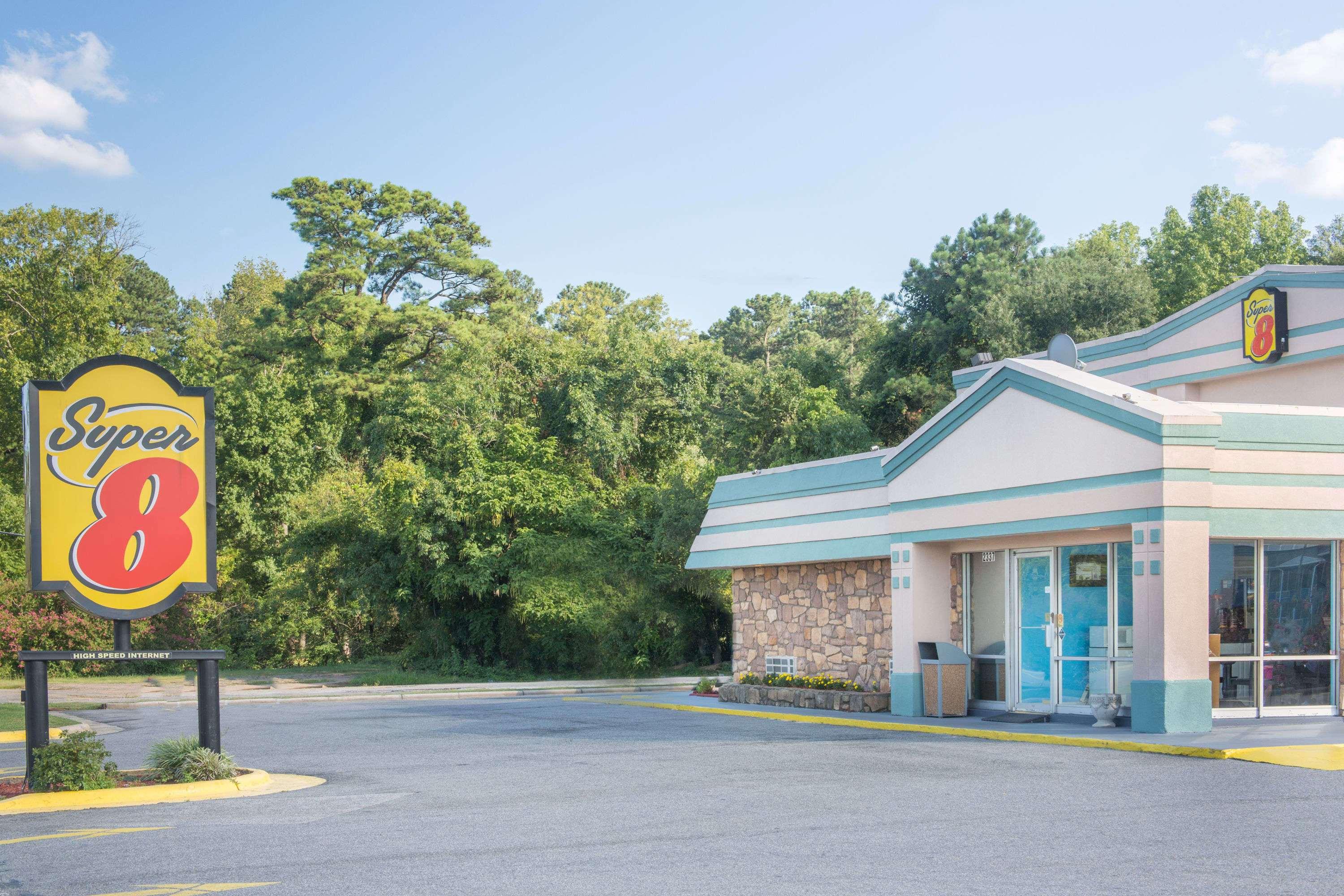 Super 8 by Wyndham Durham/University Area NC 3/15
