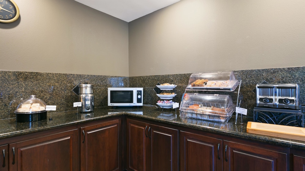 Best Western Plus Port Of Camas-Washougal Convention Center 33/41