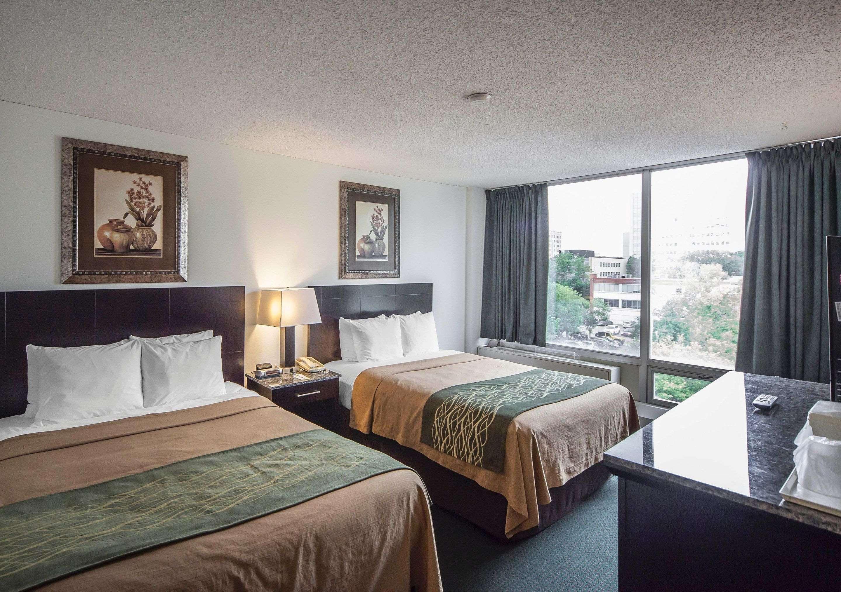 UPGRADE, 2 QUEEN BEDS