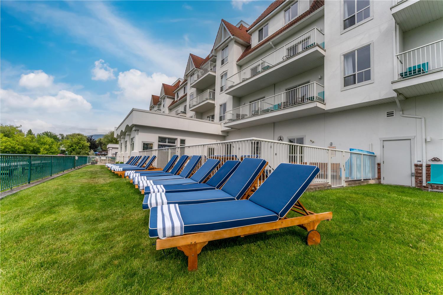 Prestige Harbourfront Resort, WorldHotels Luxury 38/39