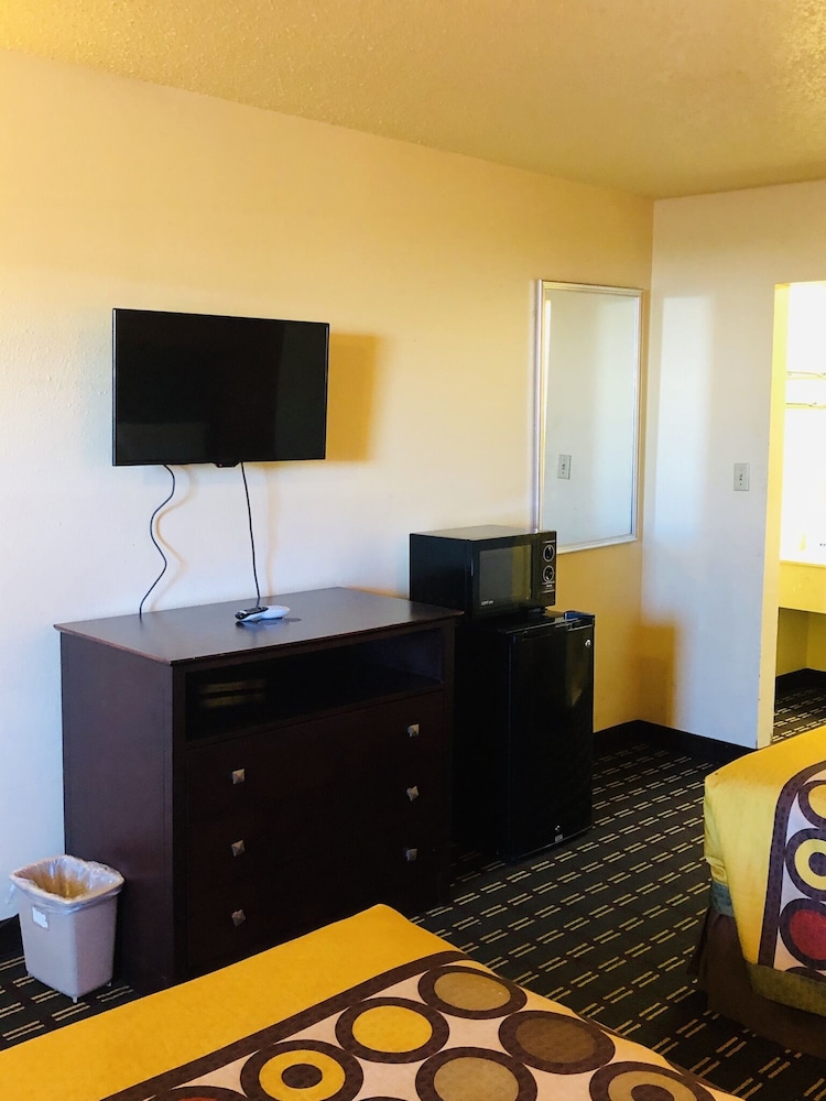 Americas Best Value Inn Suites 32/36