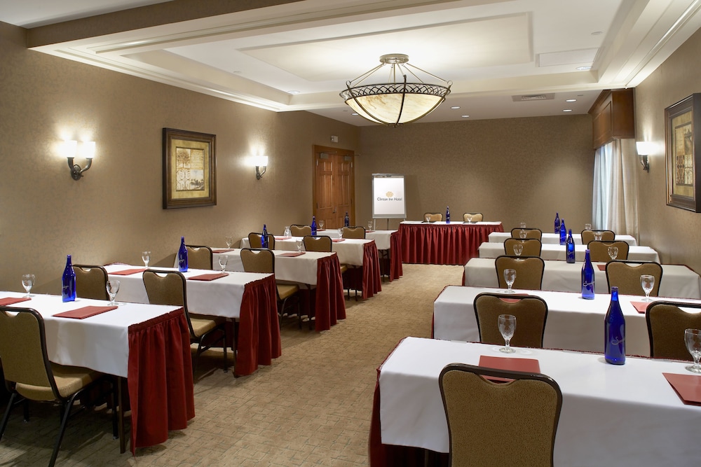 Clinton Inn Hotel Event Center 29/30