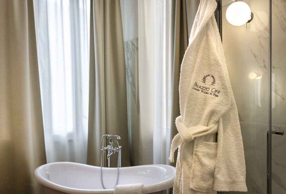 Palazzo Cini Luxury Rooms In Pisa 32/50