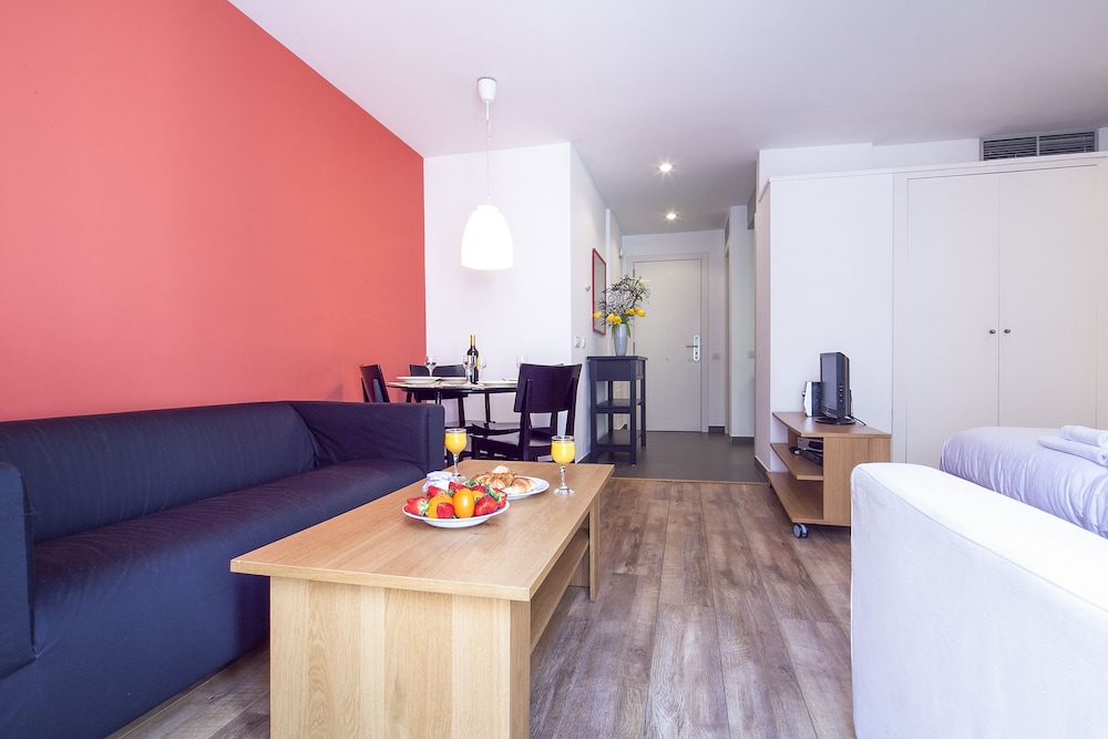 Inside Barcelona Apartments Sants 68/99