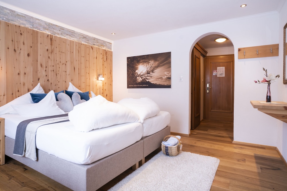 BEAUTY & SPORTHOTEL TIROLERHOF 11/50