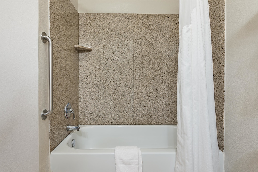 Best Western Plus Deridder Inn Suites 14/41