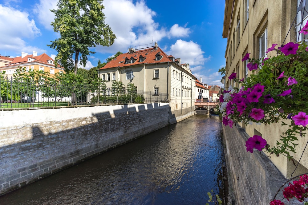 Kampa Garden 64/74