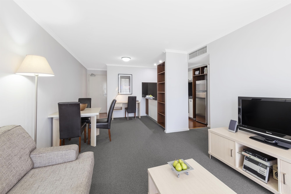 Oaks Brisbane Lexicon Suites 28/37