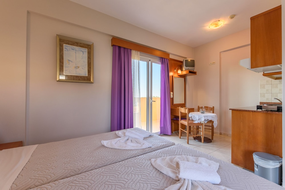 Danelis Studios & Apartments 22/55