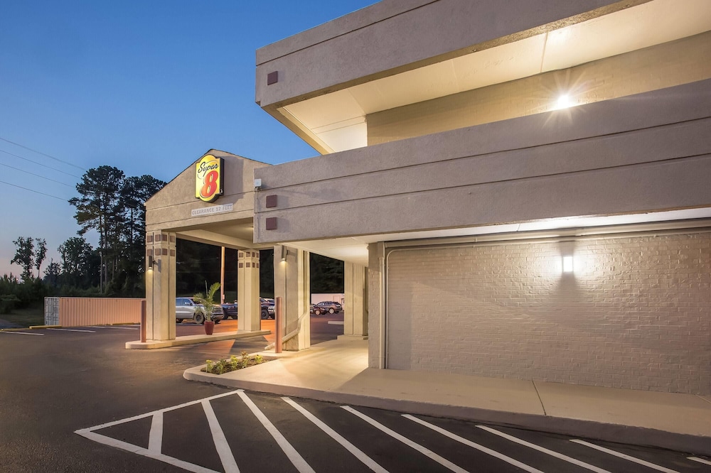 Super 8 by Wyndham Commerce 35/45