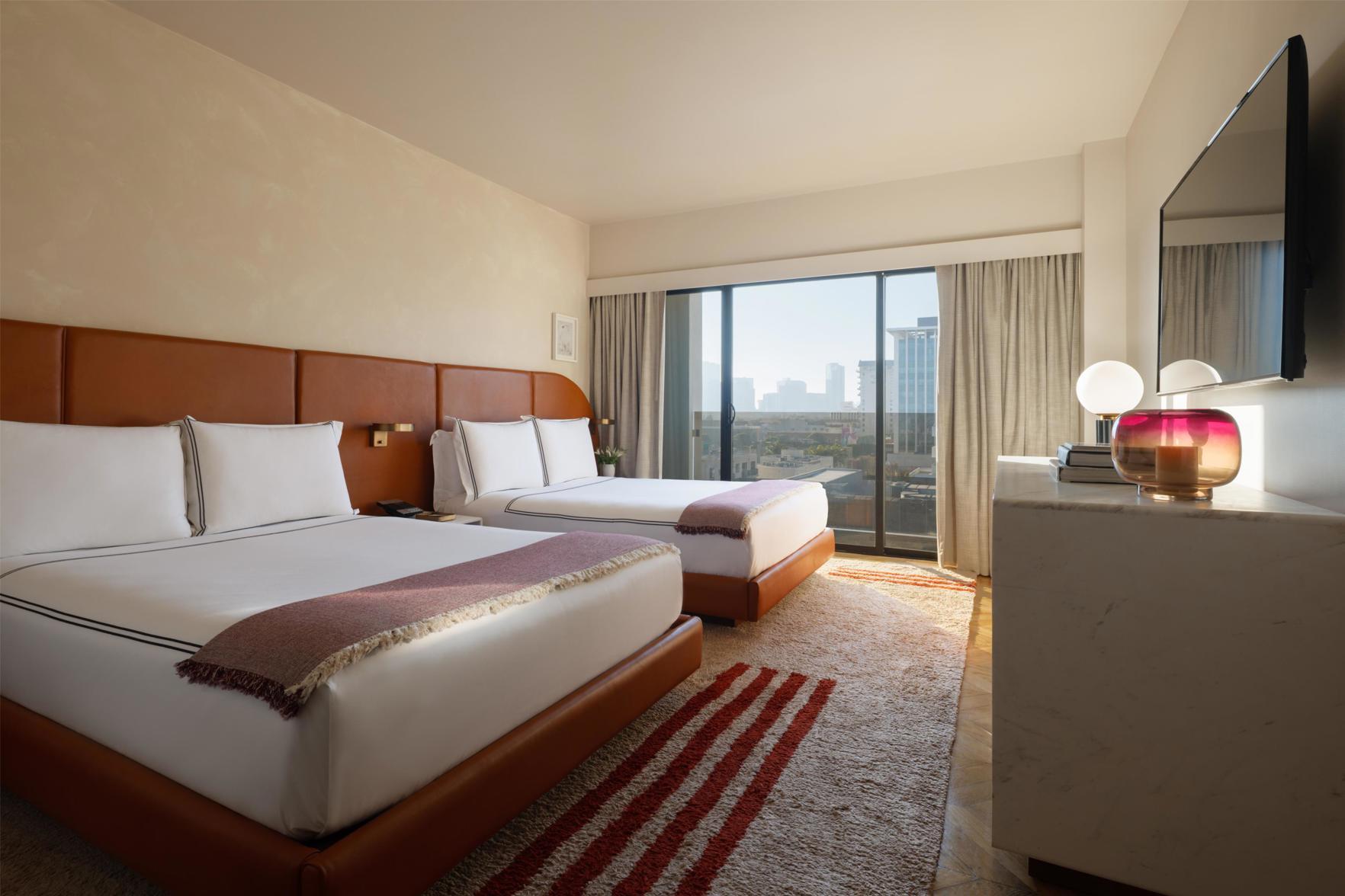 Club, Double Bed, Sky View