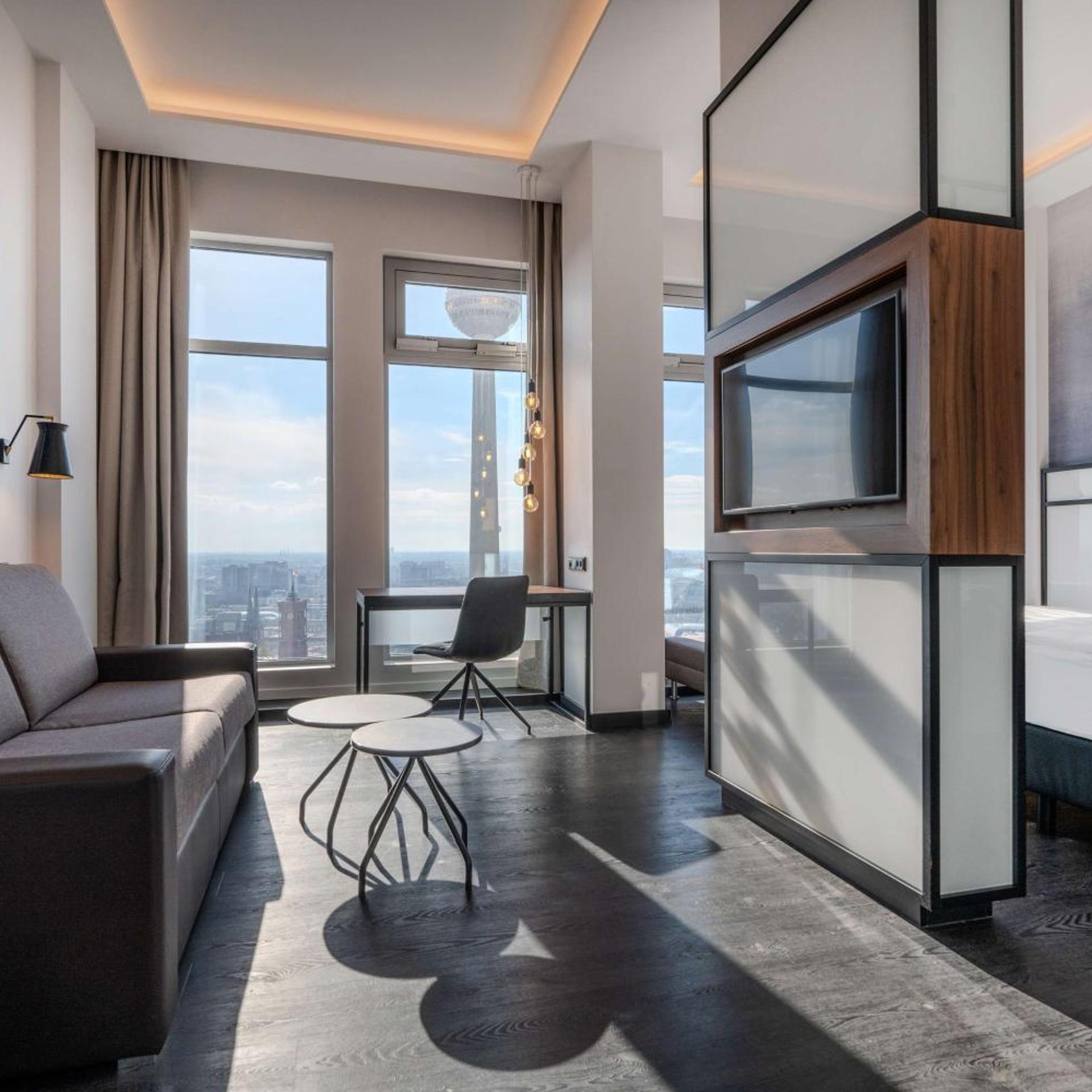 Sky, Suite, Sofa 4/5