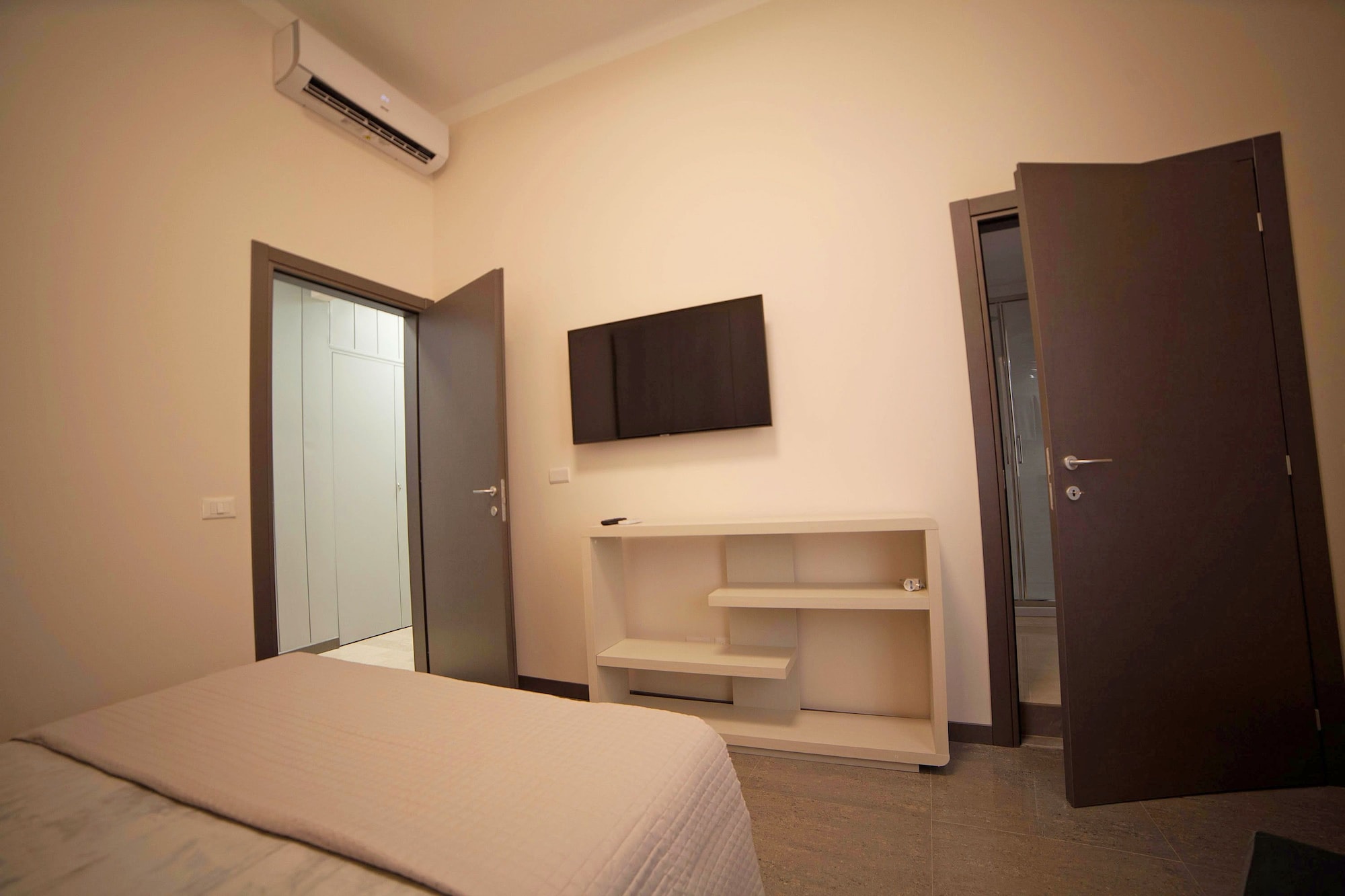 BLUE 1, STANDARD, QUEEN BED