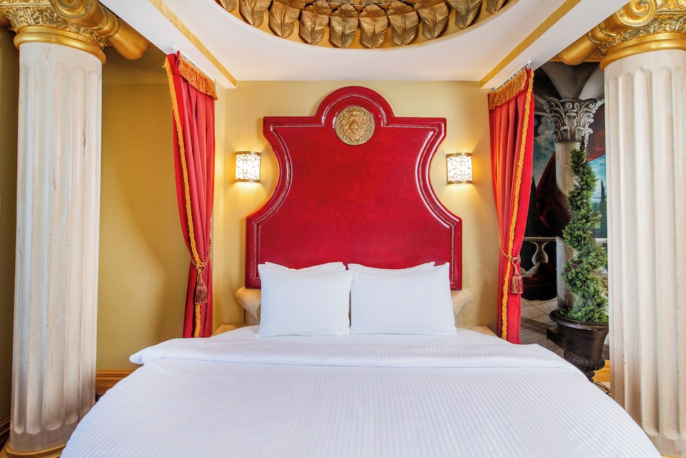 Theme, King Bed