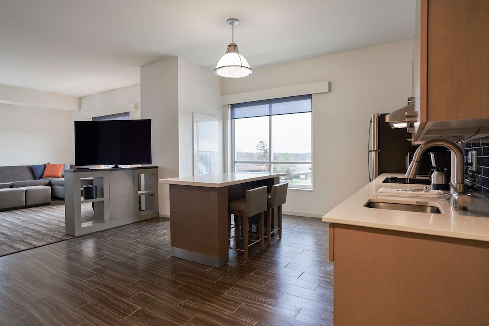 Hyatt House Louisville East 23/28