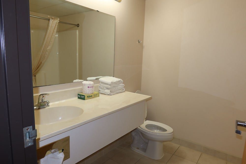 Americas Best Value Inn Annandale 56/57