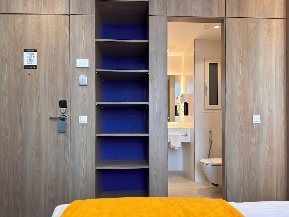Carlton 35/64