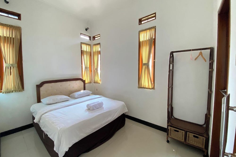 Nirwana Hotel Lembang by ZUZU 3/50