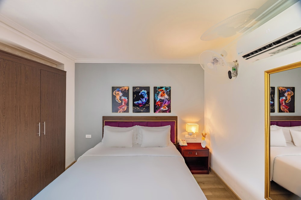 DELUXE, DOUBLE BED
