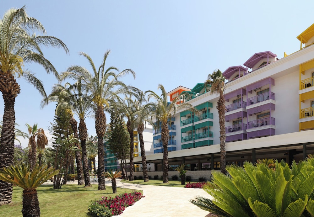 Crystal Paraiso Verde Resort and Spa in SERIK