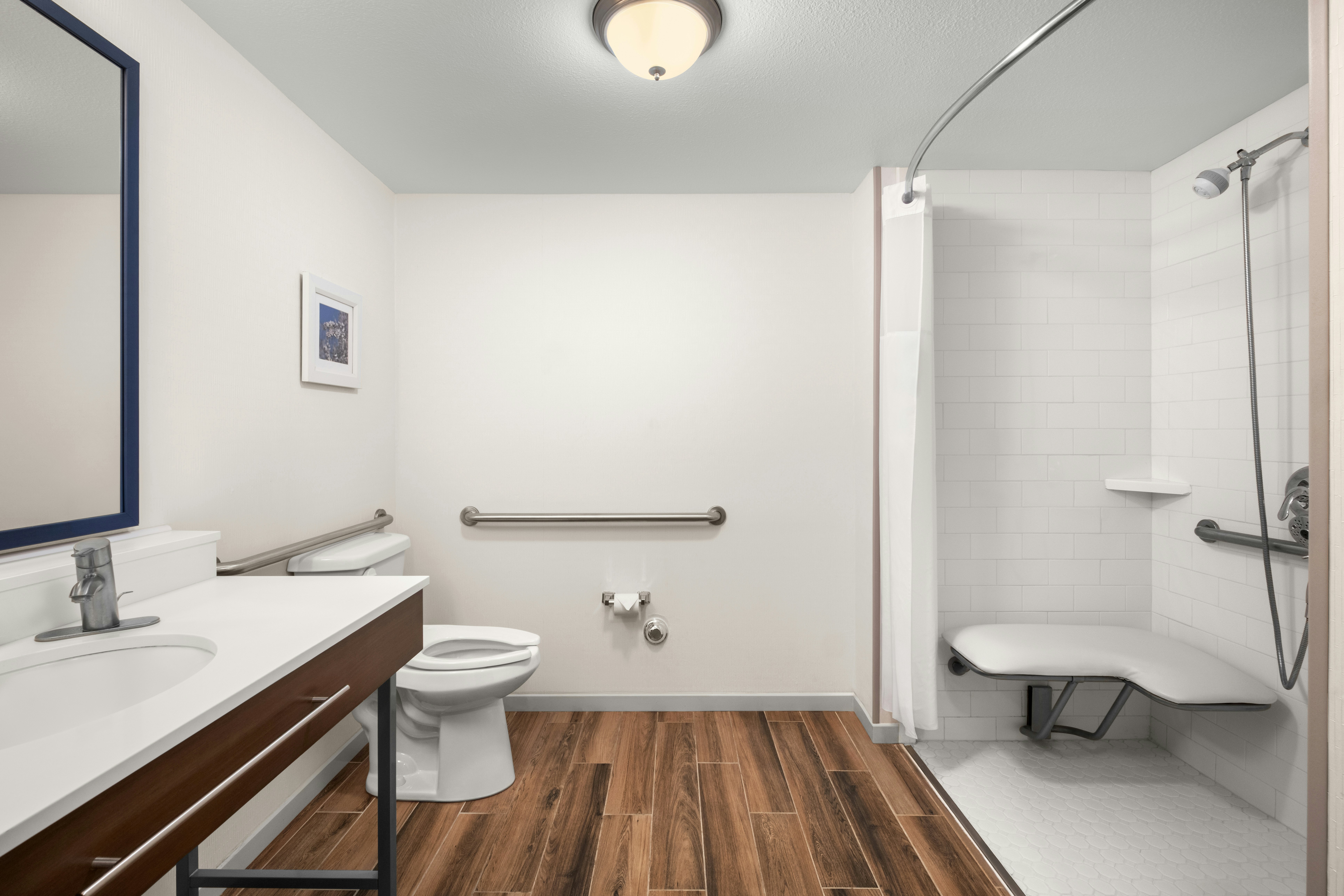 ROOM, KING BED, ACCESSIBLE