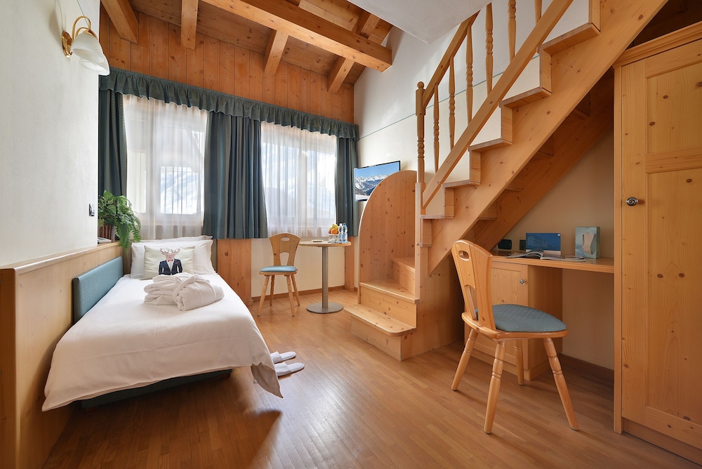 HOTEL INTERALPEN 41/74