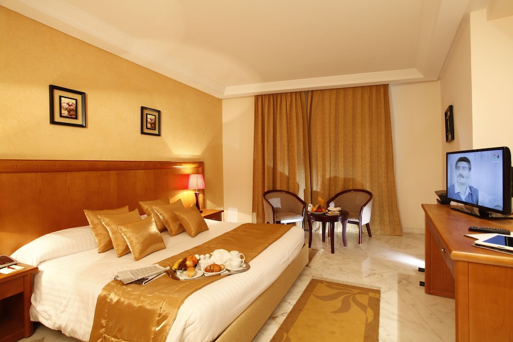 2 BEDROOMS, EXECUTIVE, SUITE