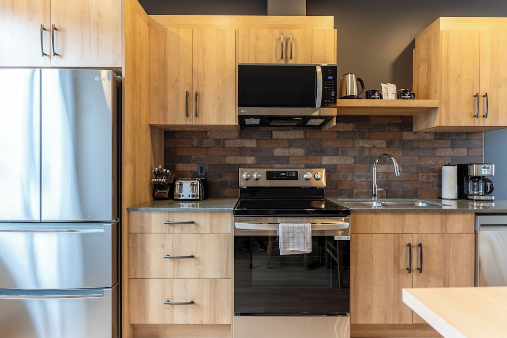 Basecamp Suites Revelstoke 36/50