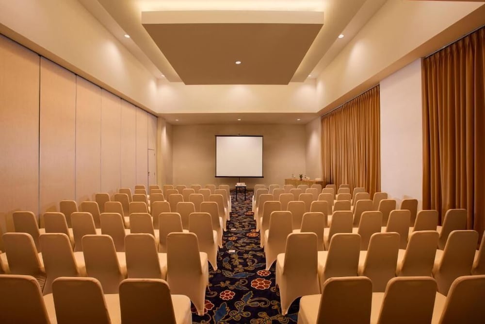 Hotel Santika Banyuwangi 43/50