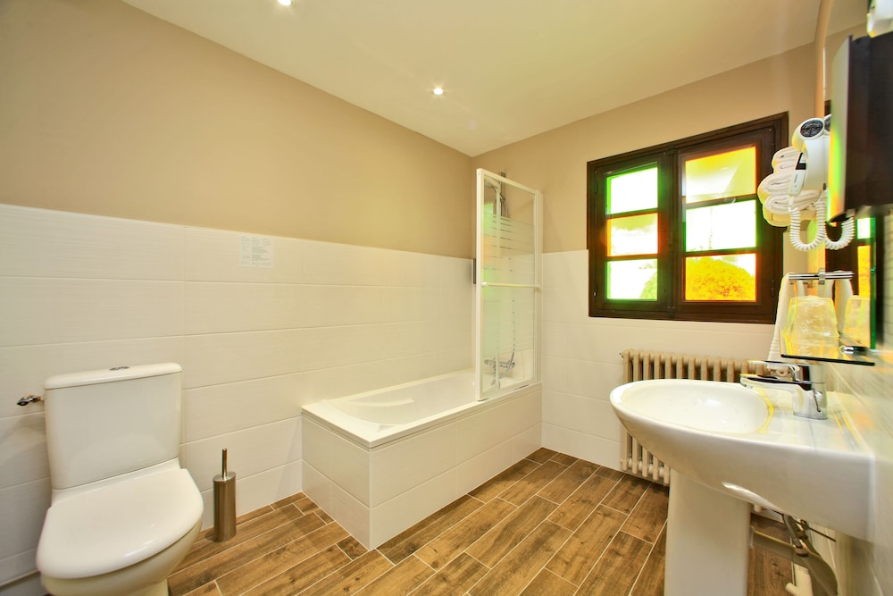 HOTEL LA CHAUMIERE 24/56