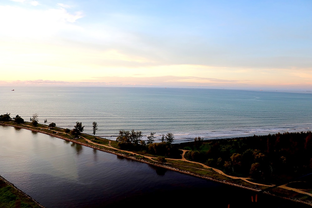 Pullman Miri Waterfront 66/73