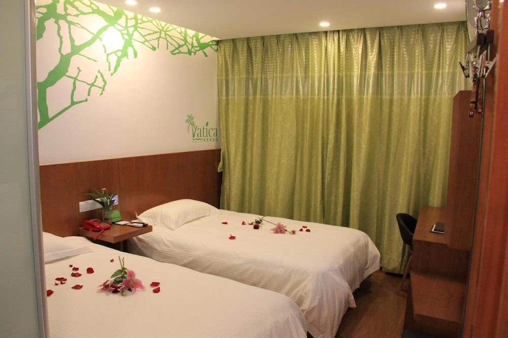 Vatica Shanghai Pudong New District DiShuiLake Hotel 27/28