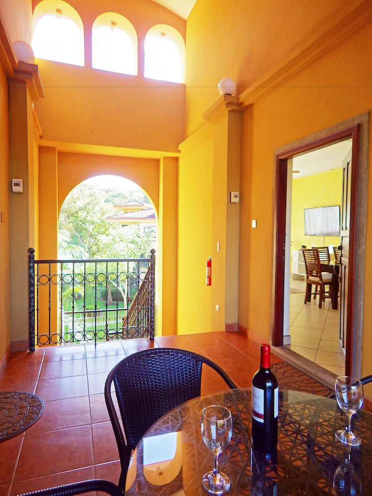 The Oaks Tamarindo Condominiums 44/67