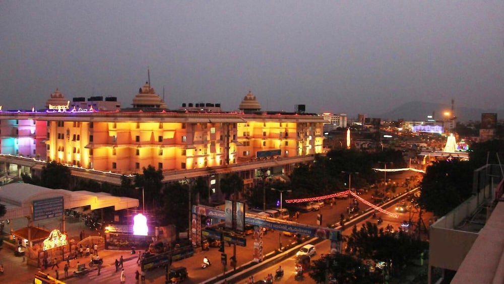 Hotel Govind Heights 1/40