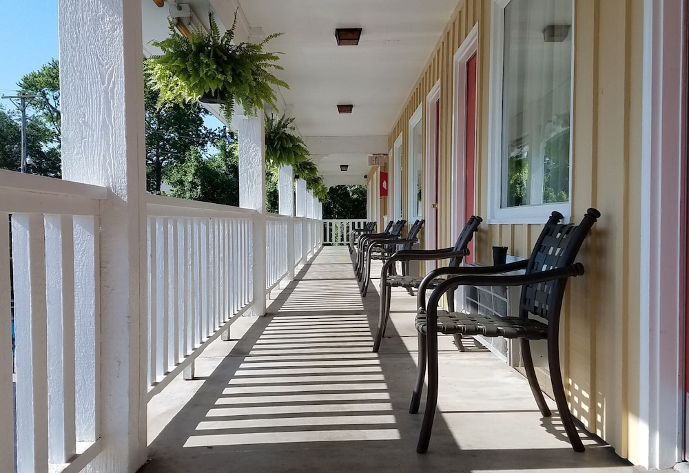 Homestead Motel 28/44