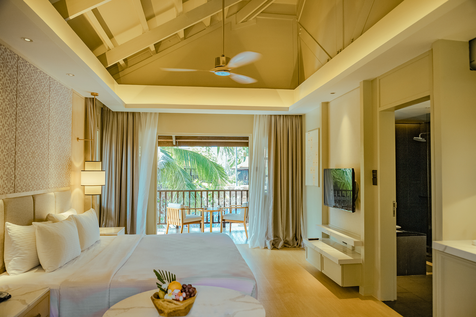 غرفة بسرير كينج بإطلالة على المسبح، Pelangi Beach Resort and Spa 2/6