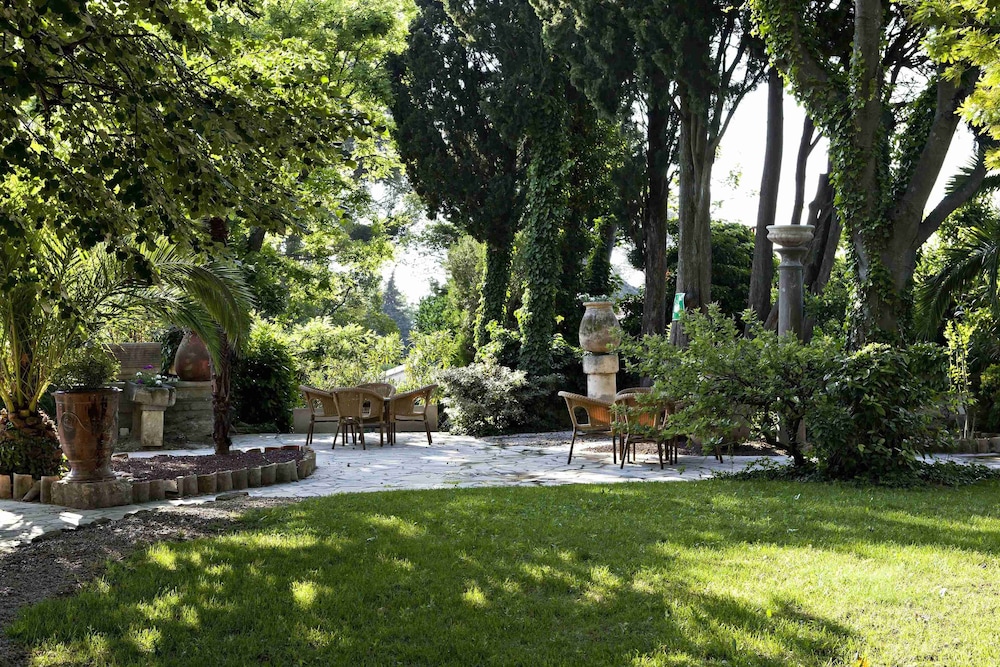 surroundings