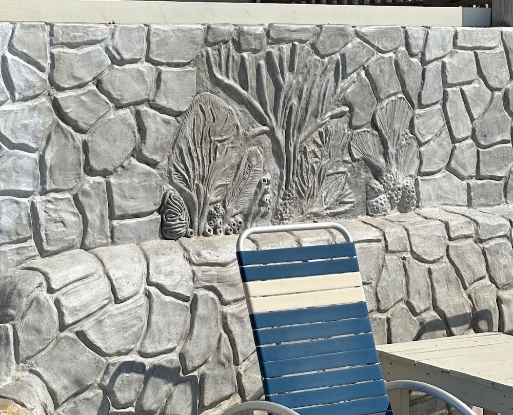 Lands End Hotel 55/71