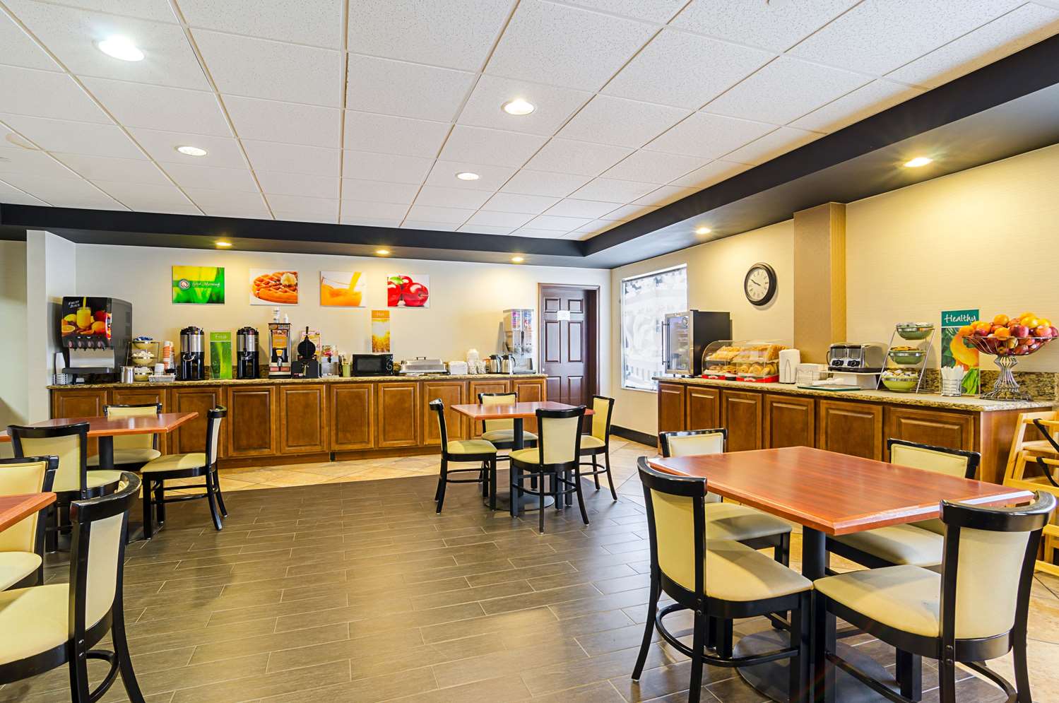 Holiday Inn & Suites Richmond - West End 10/15