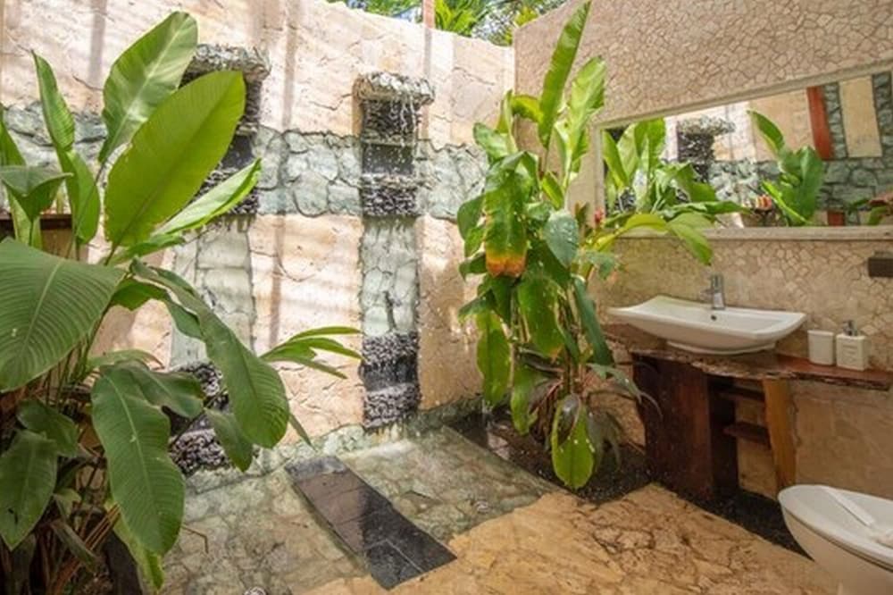 Ocho Artisan Bungalows 68/80