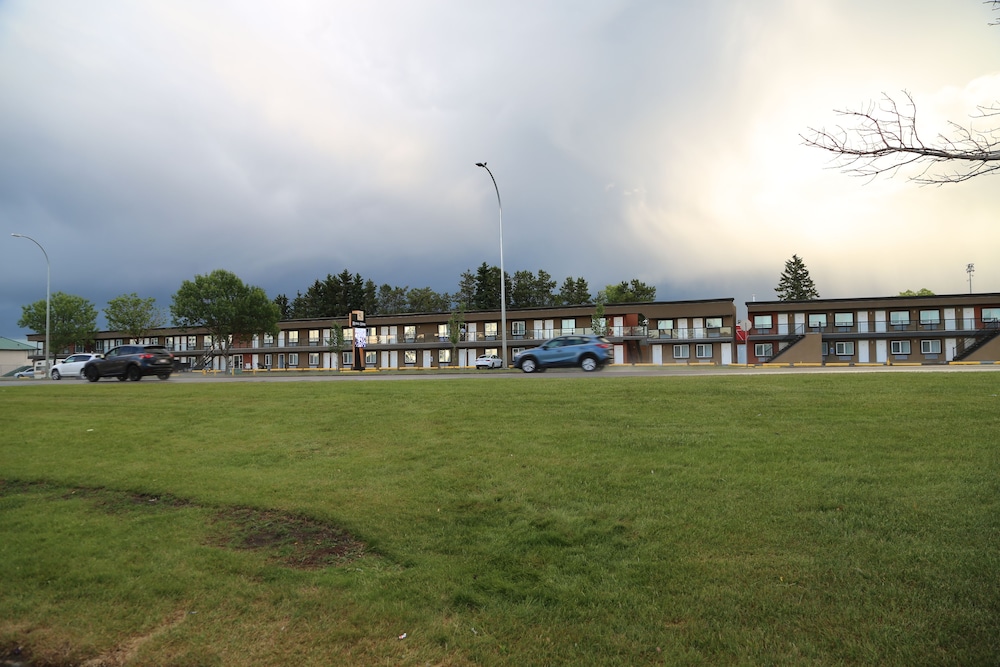 Royal Lodge Motel 46/50