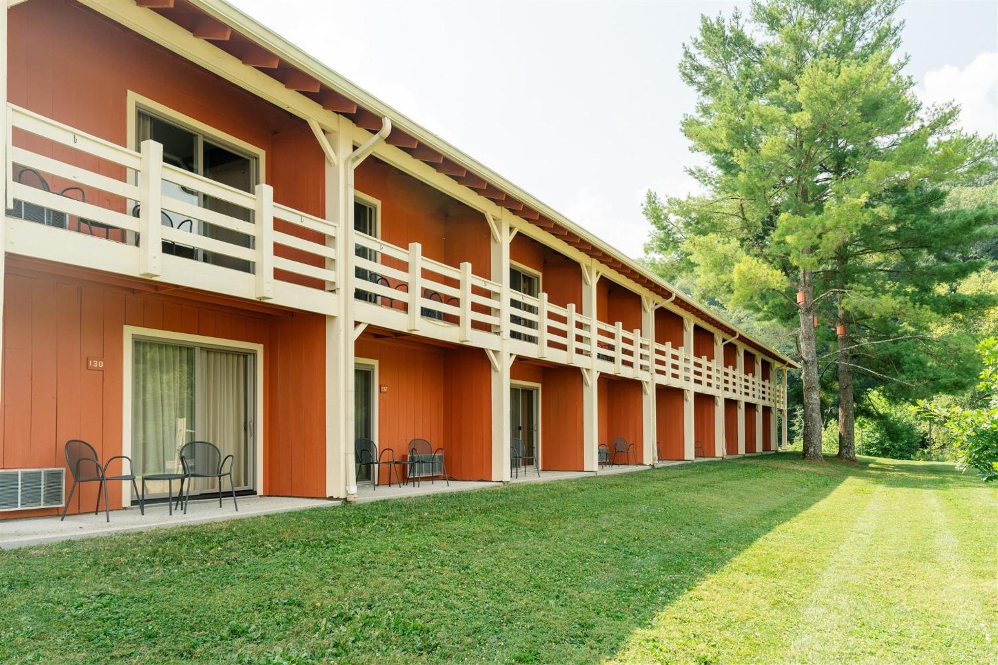Brown County Inn 46/50