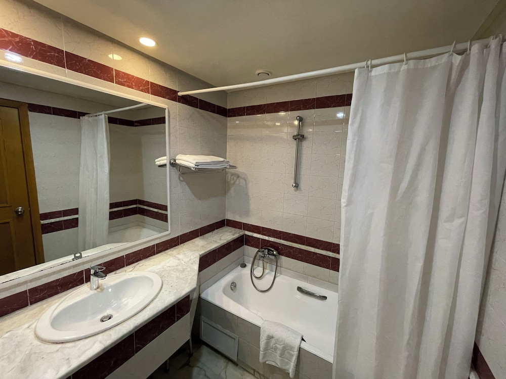 Marina Palace 69/69