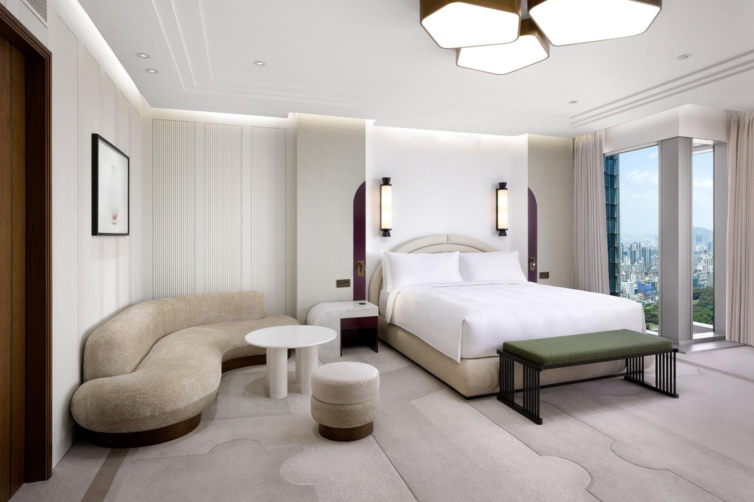 Master, Suite, King Bed, City View